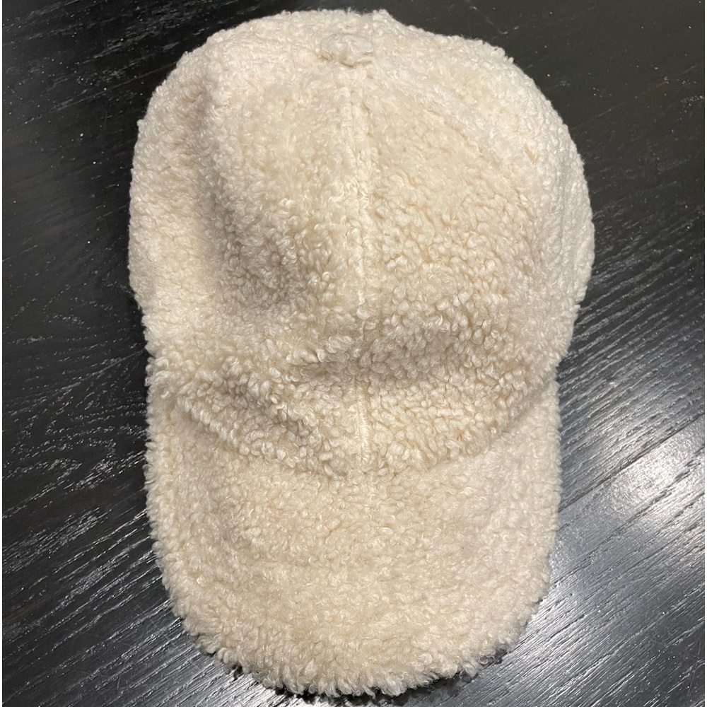 Z supply Sherpa baseball hat and fanny pack
